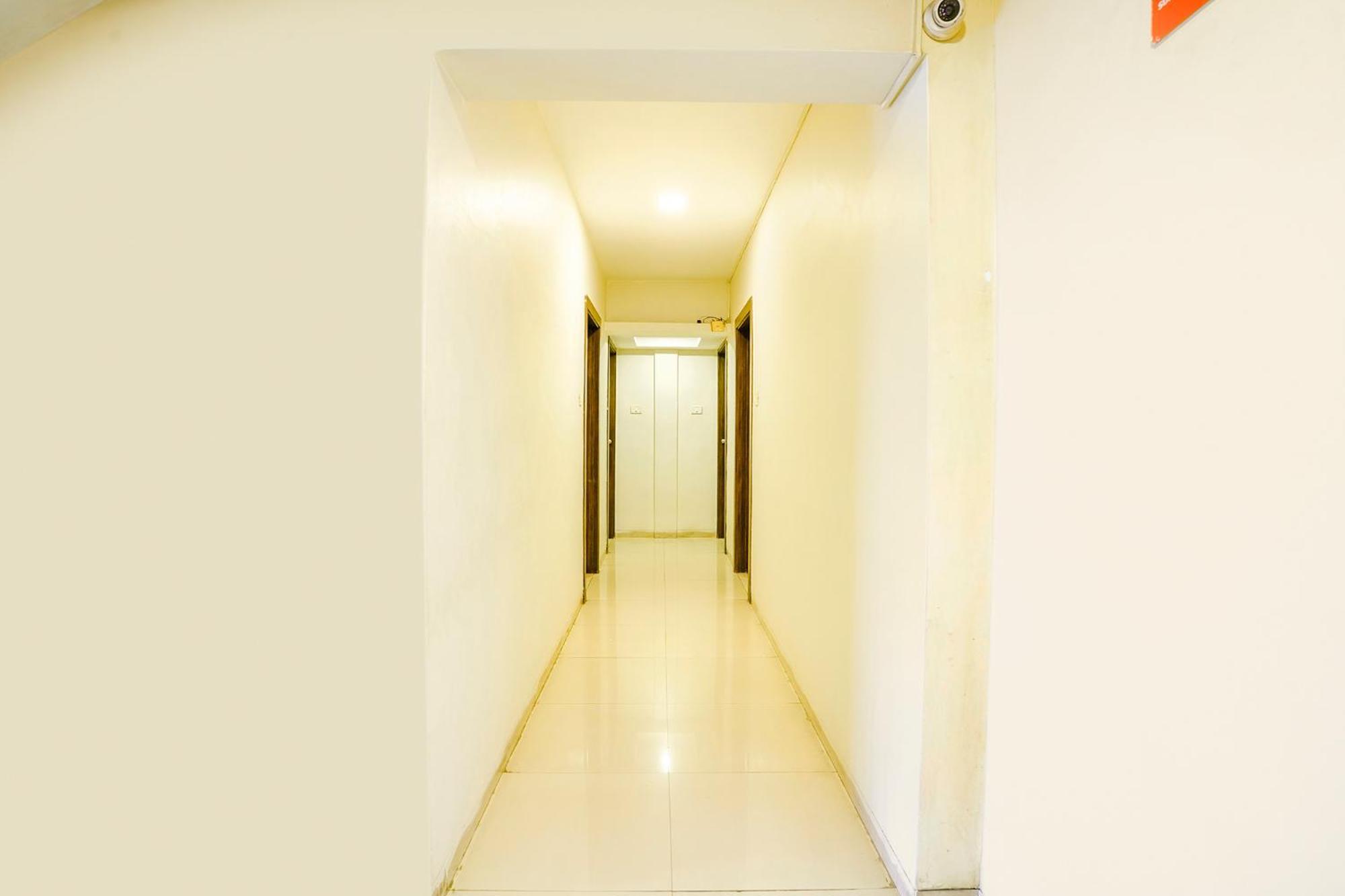Hotel Fabexpress Kuber - Nr Apmc Vashi, Navi Mumbai Extérieur photo