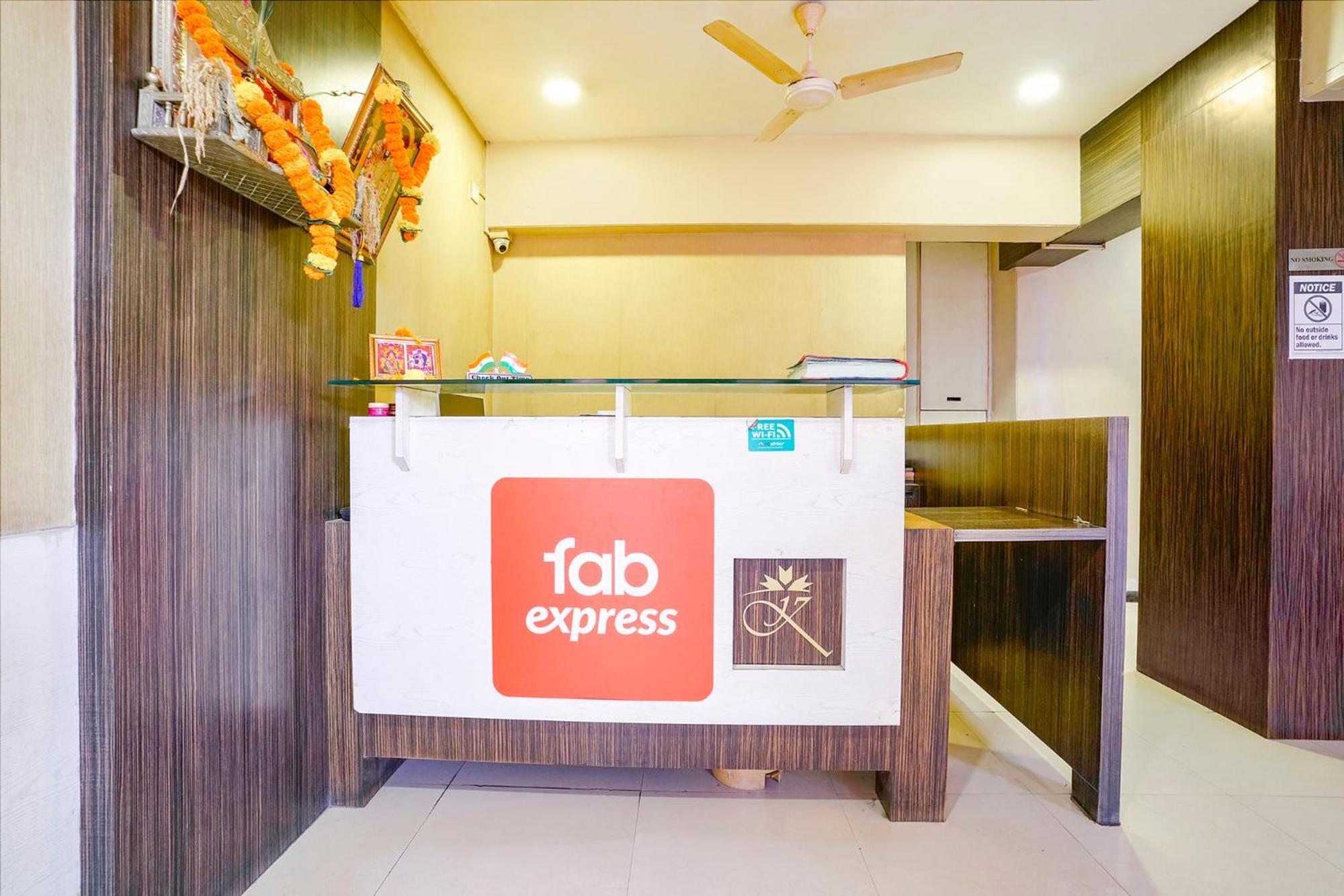 Hotel Fabexpress Kuber - Nr Apmc Vashi, Navi Mumbai Extérieur photo