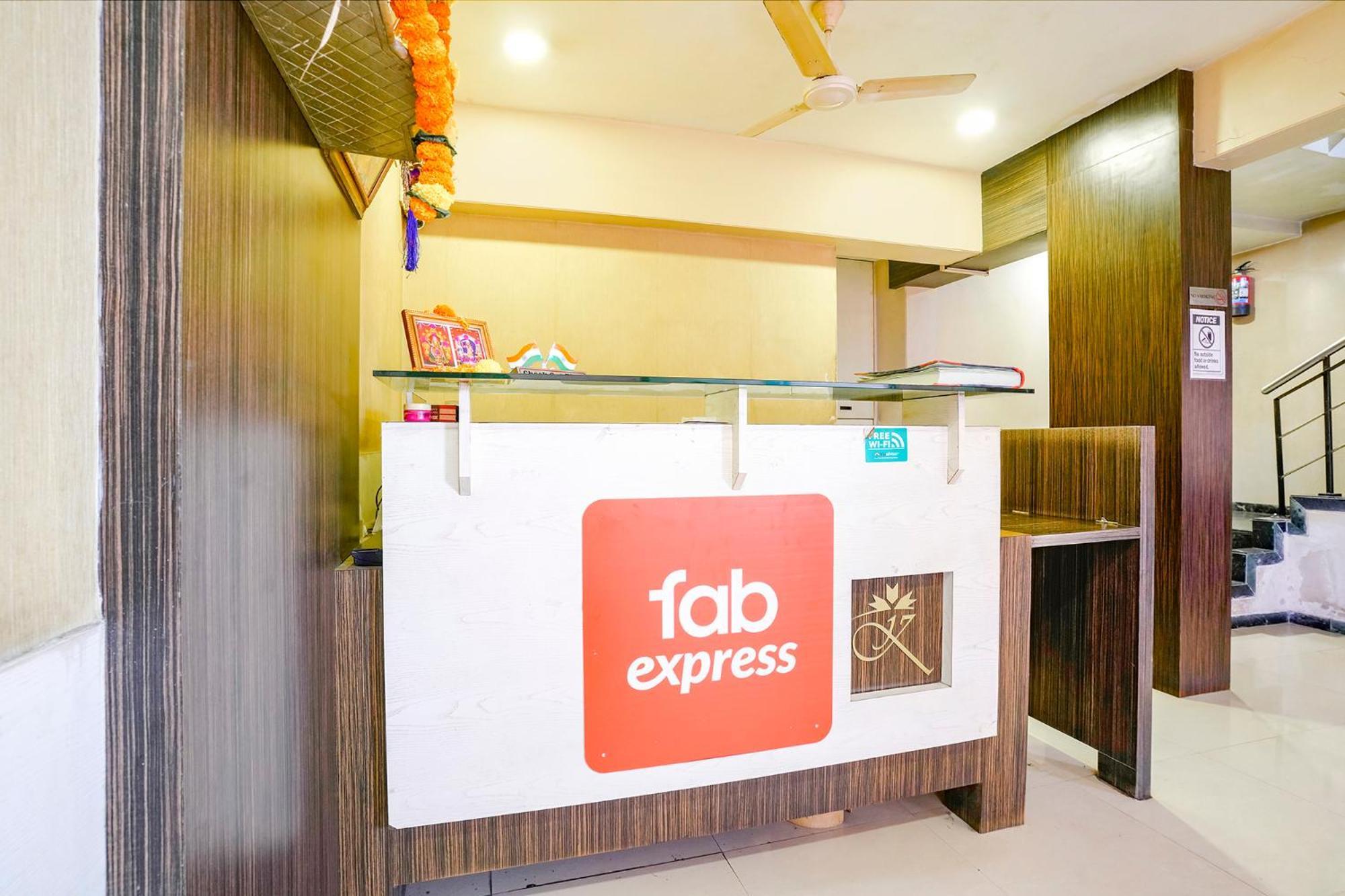 Hotel Fabexpress Kuber - Nr Apmc Vashi, Navi Mumbai Extérieur photo